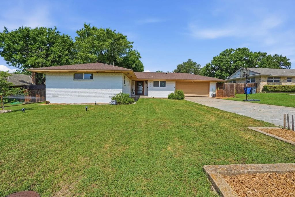5017 Fox Hill Lane, Dallas