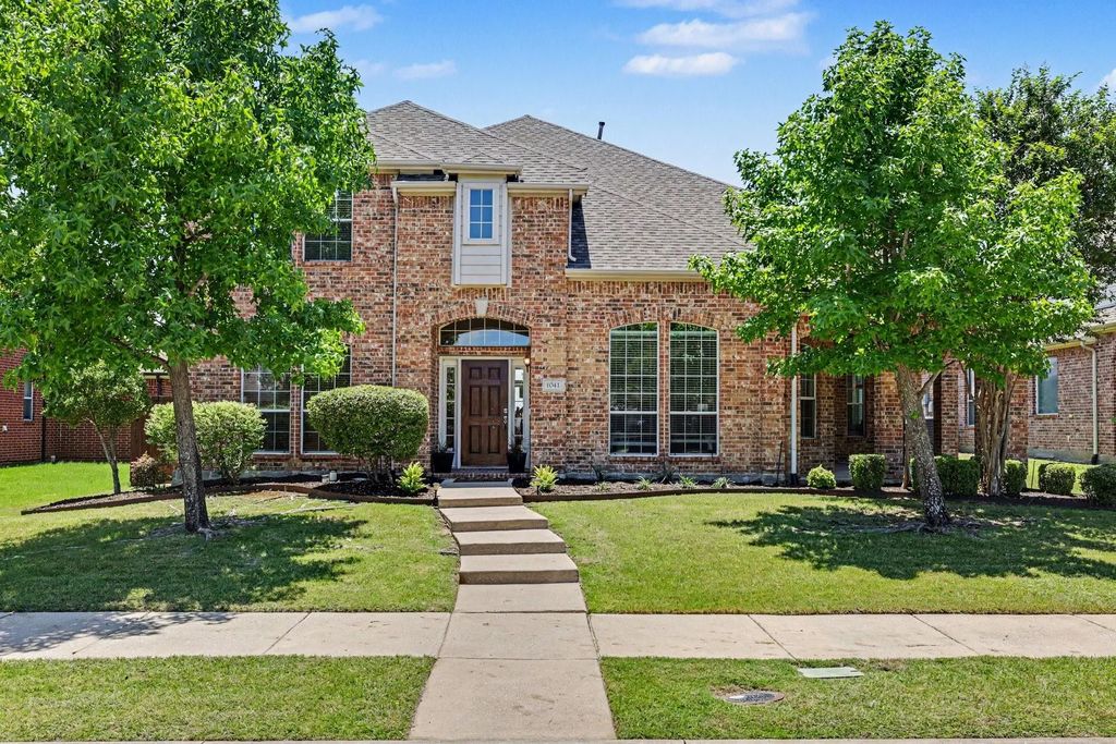 1041 Crystal Lake Drive, Frisco