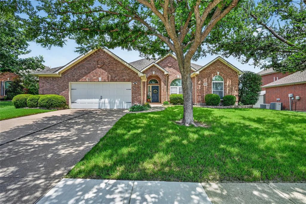 1404 Spring Ridge Lane, Flower Mound