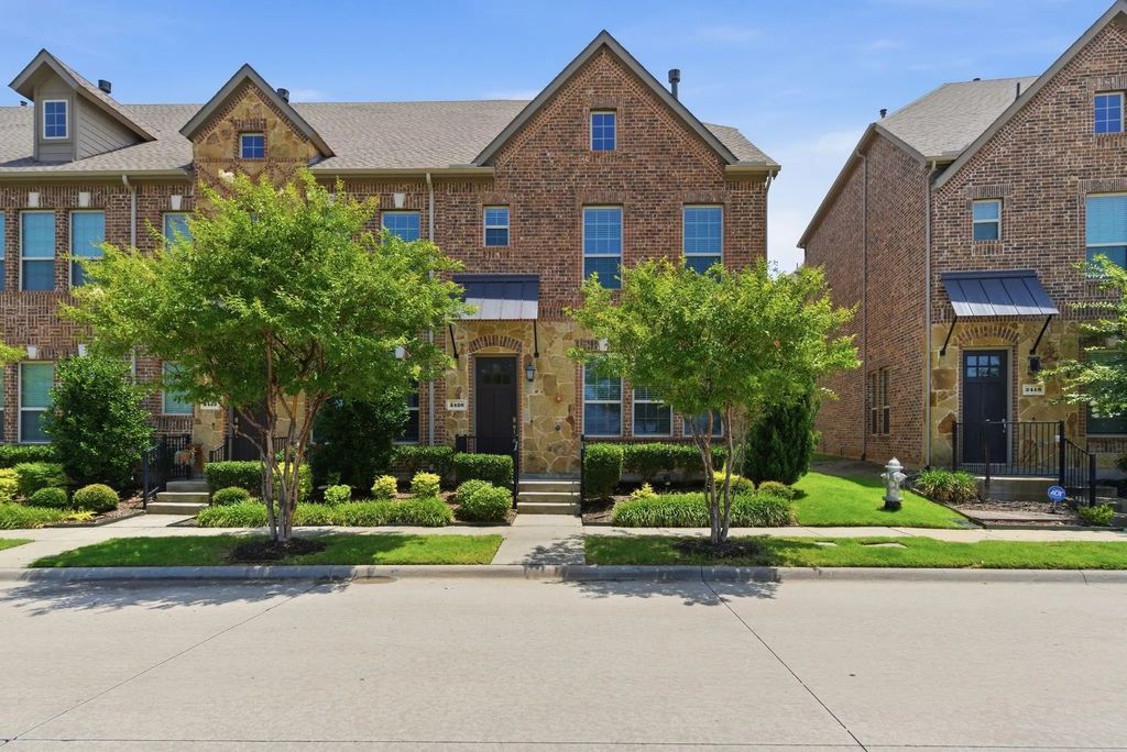 2420 Eureka Way, Lewisville