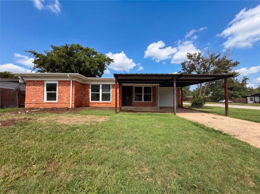 137 S Valera Court, Fort Worth