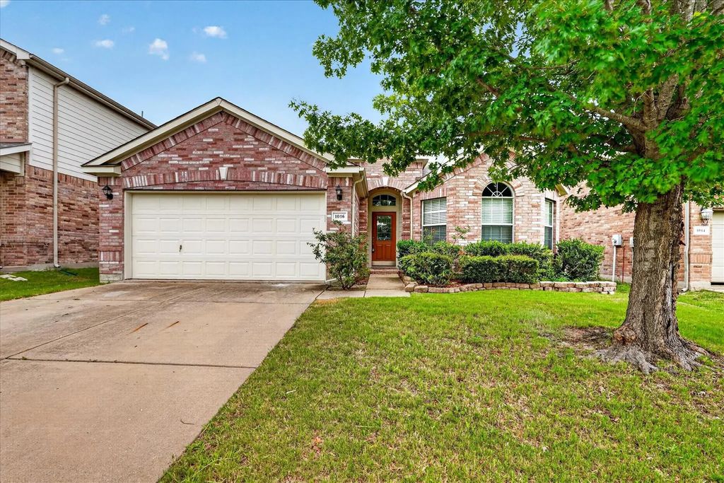 1016 Camp Verde Drive, Forney