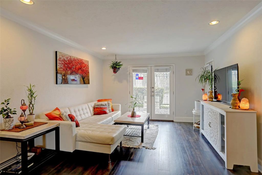 7736 Meadow Road 102, Dallas