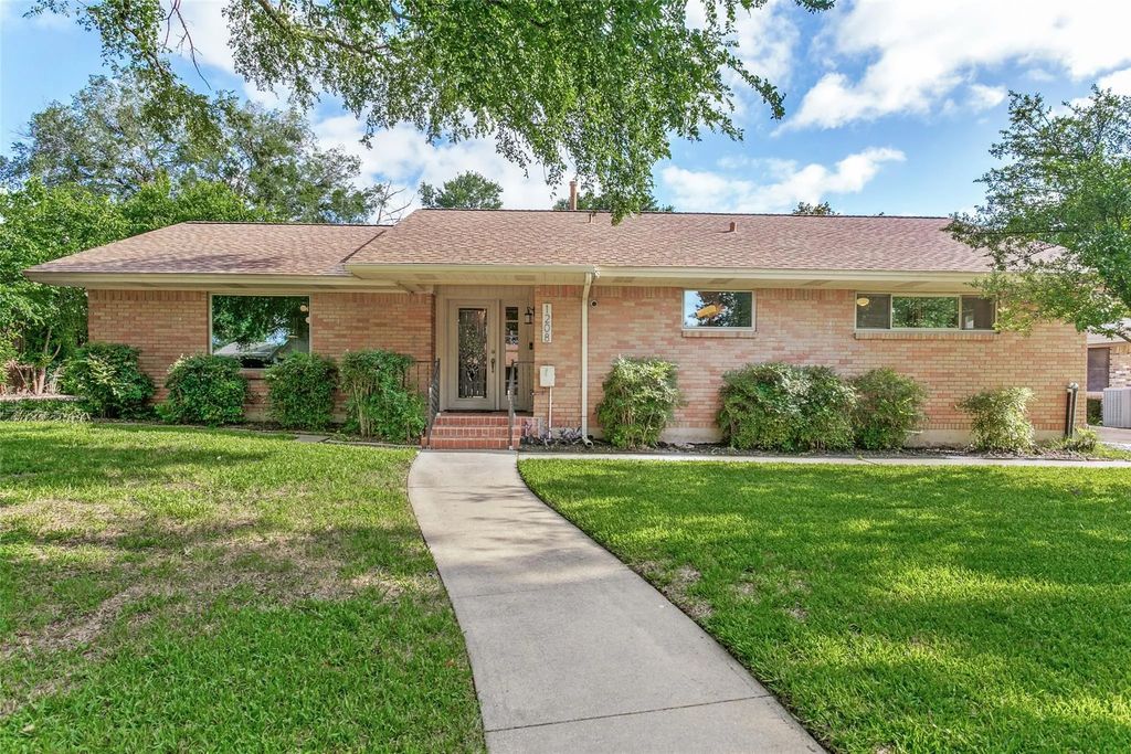 1208 Amherst Drive, Denton