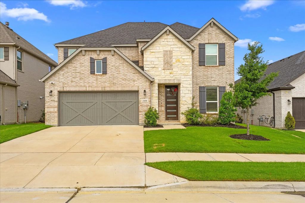 200 Lakeview Drive, Oak Point
