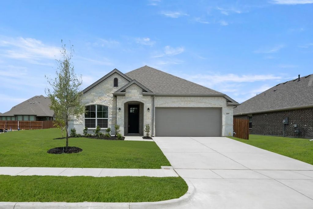 1009 Sedona Court, Crowley