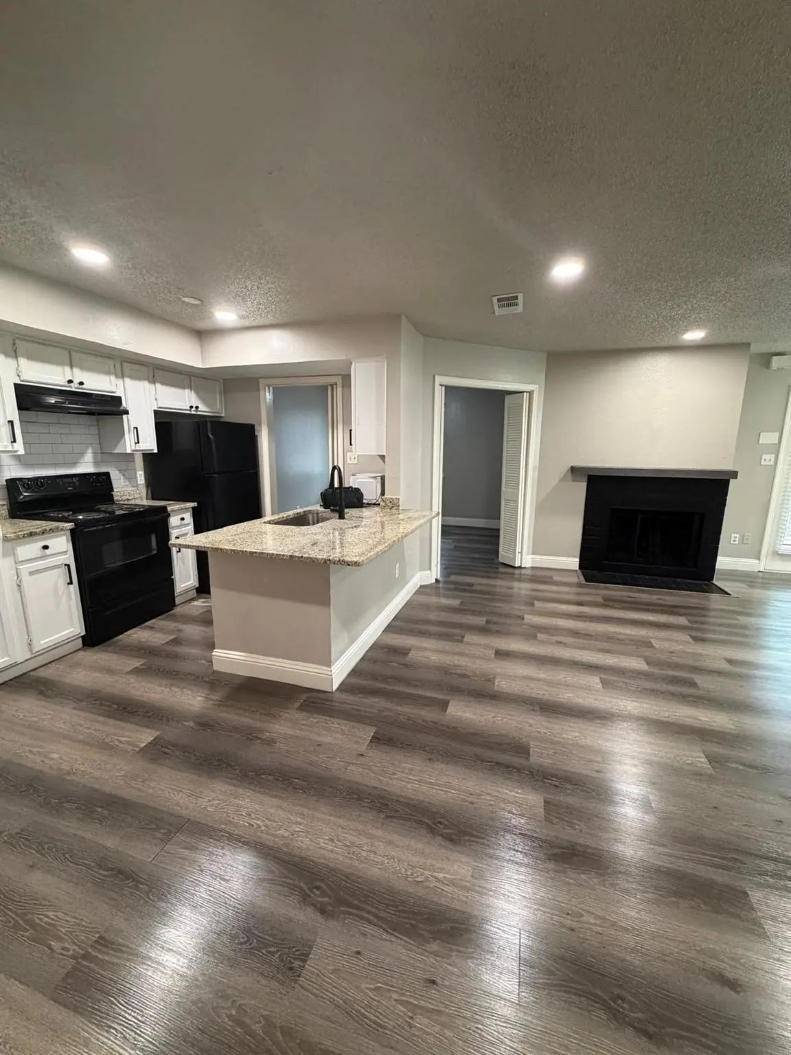 Photo of Listing #21300283