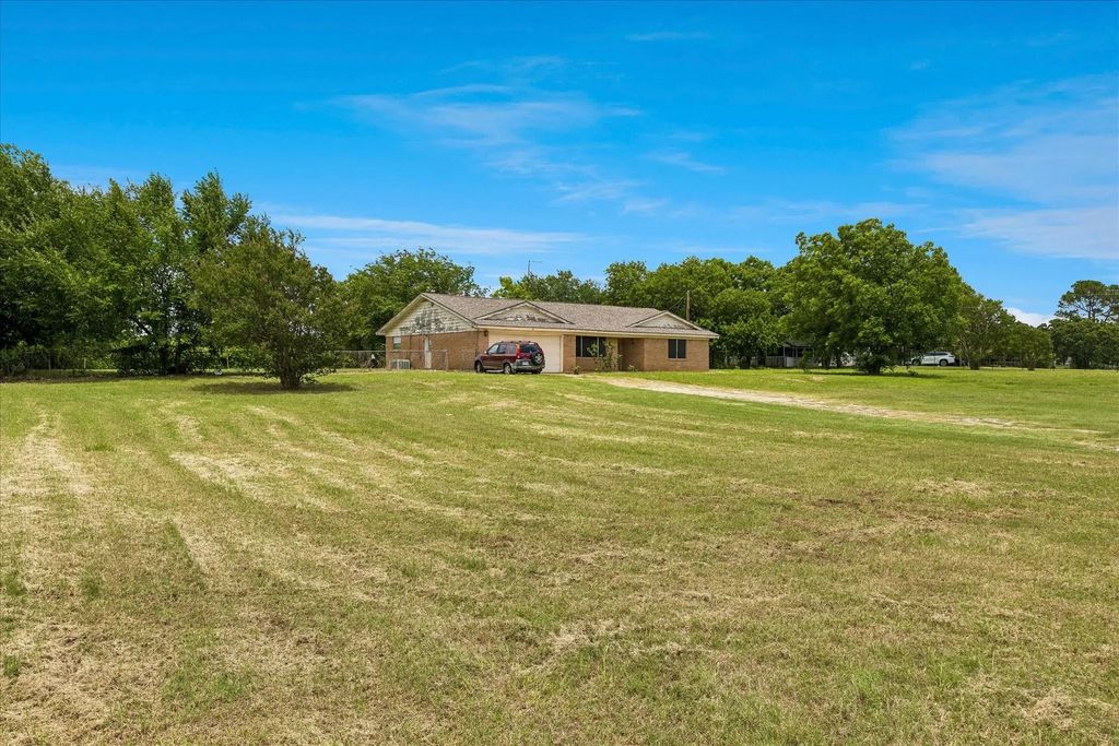 1955 E Renfro Street, Burleson