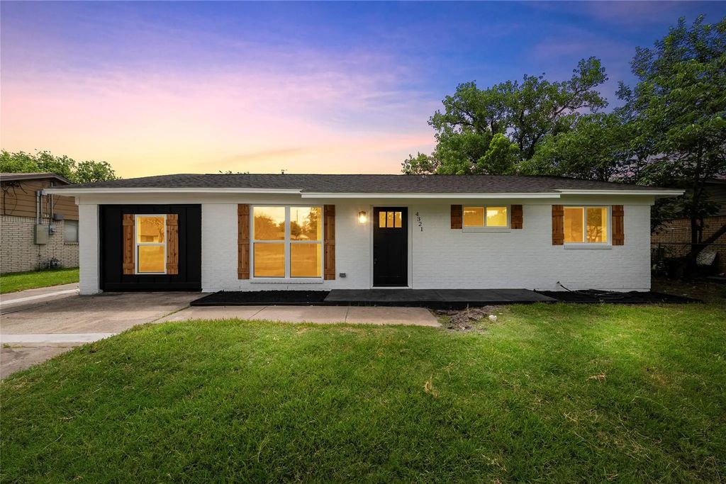 4321 Greenbriar Drive, Bellmead