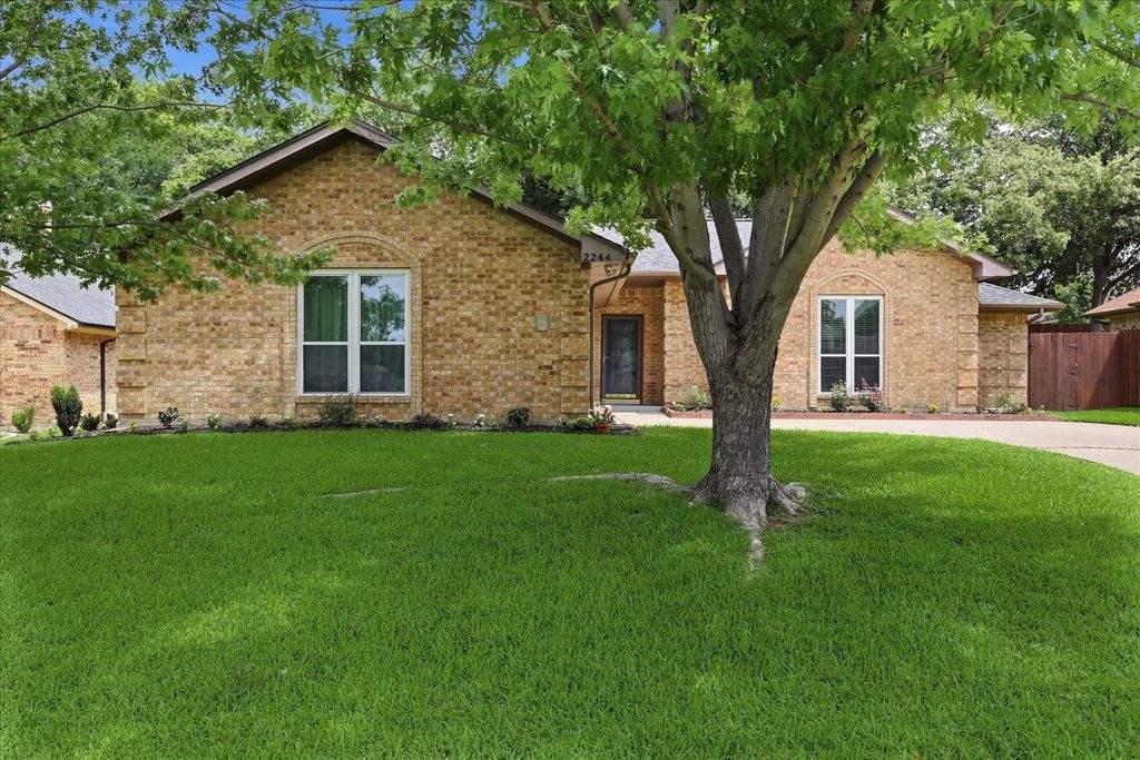 2244 Timberglen Drive, Flower Mound