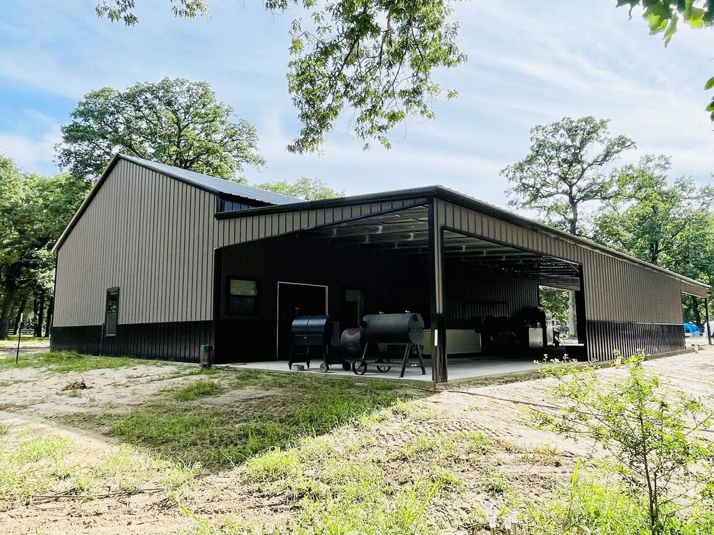 1173 County Road 3163, Quitman