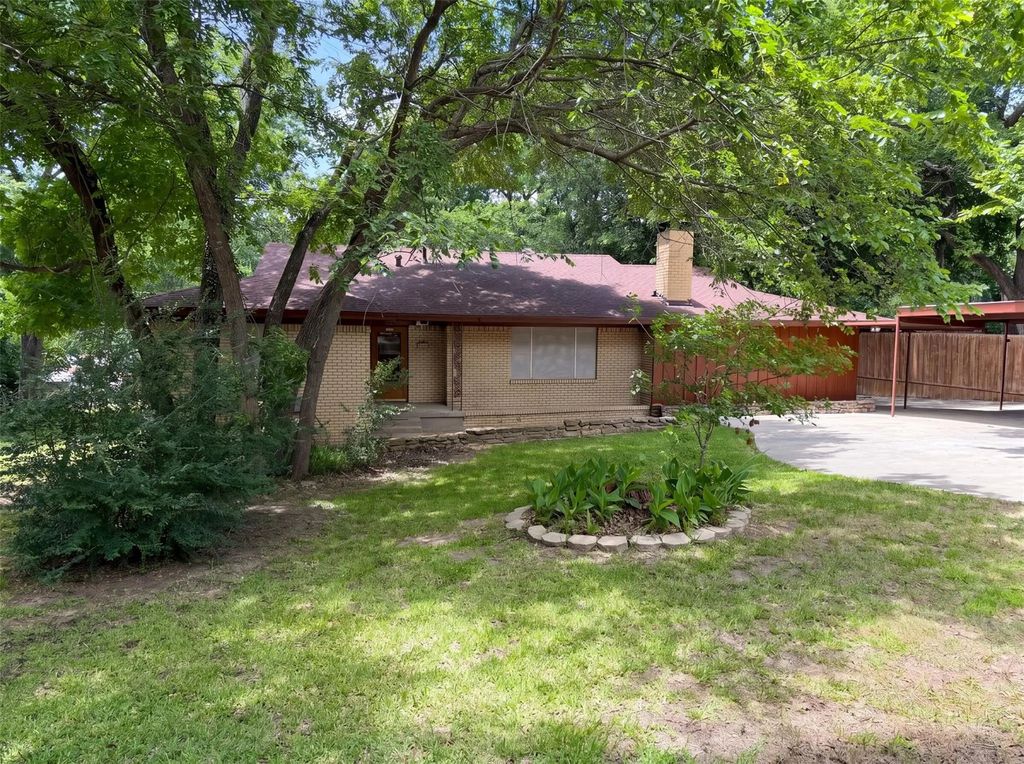 202 Vanshire Road W, Lakeside