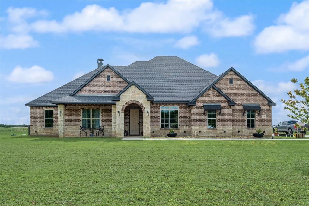 1821 E Campus Road, Palmer