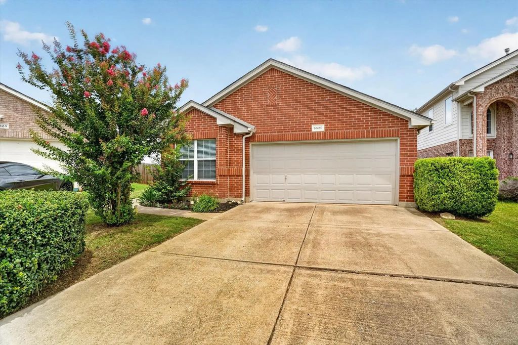 6520 Geneva Lane, Fort Worth