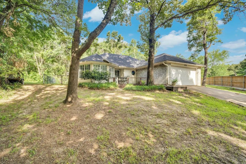 12752 Honeysuckle Circle, Eustace
