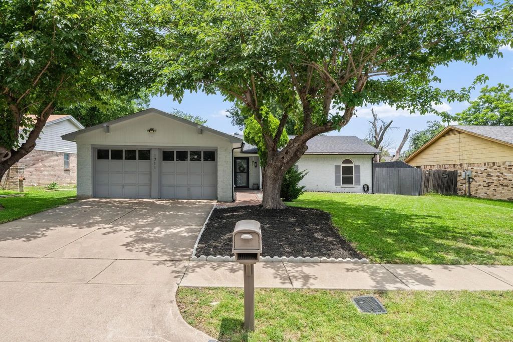 1711 Briar Meadow Drive, Arlington