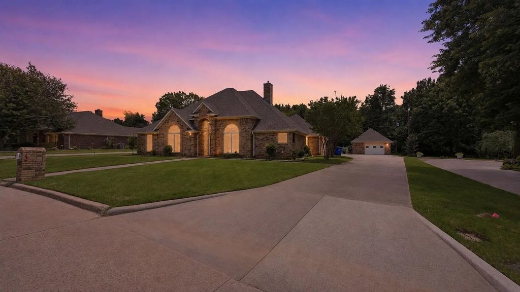 2412 Jolinda Lane, Whitesboro