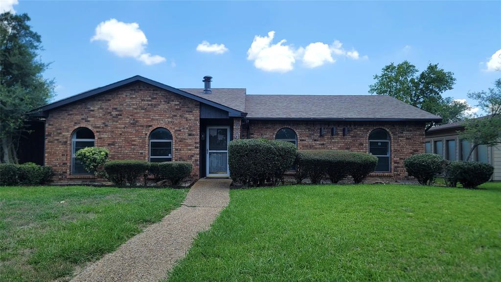 1334 Paris Drive, Garland