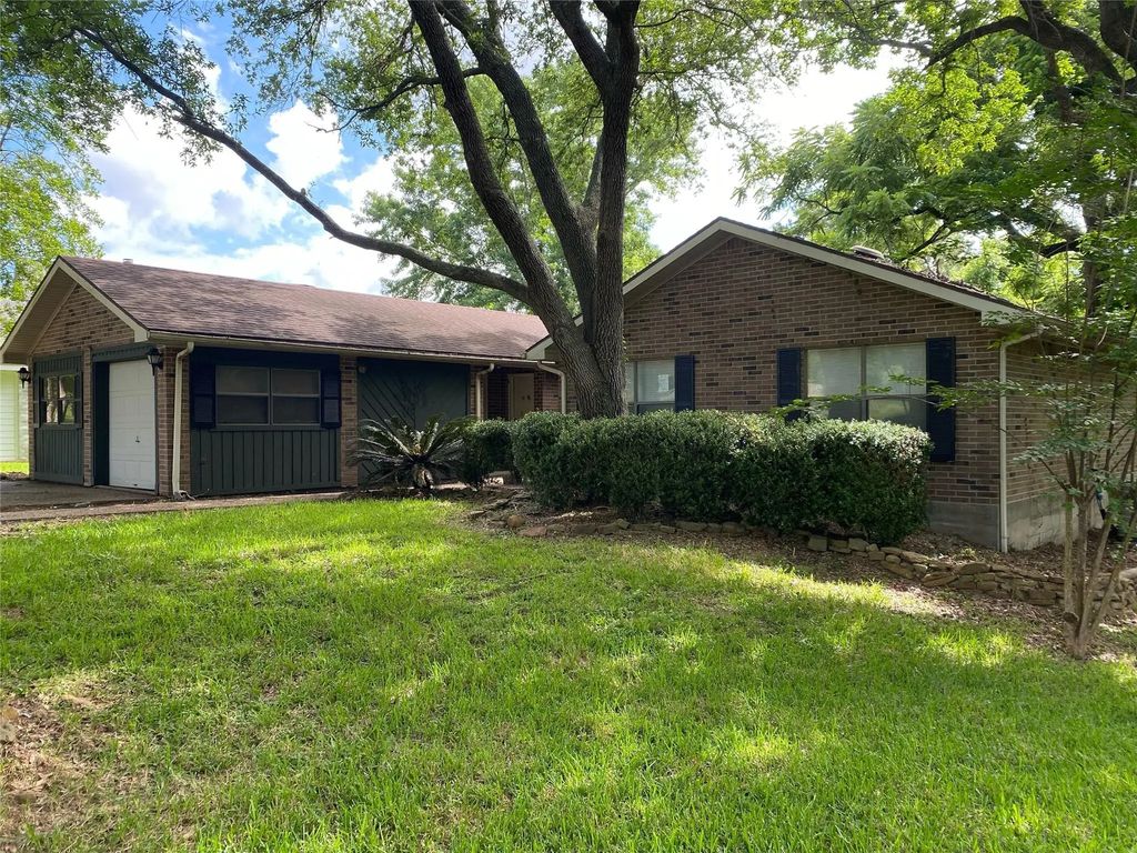 461 Imperial Circle, Coldspring