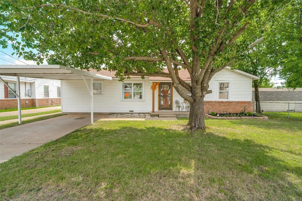 709 Charles Street, Weatherford