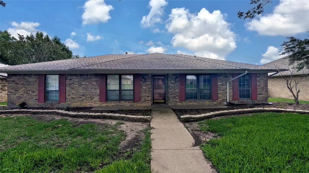 1926 Camden Way, Carrollton