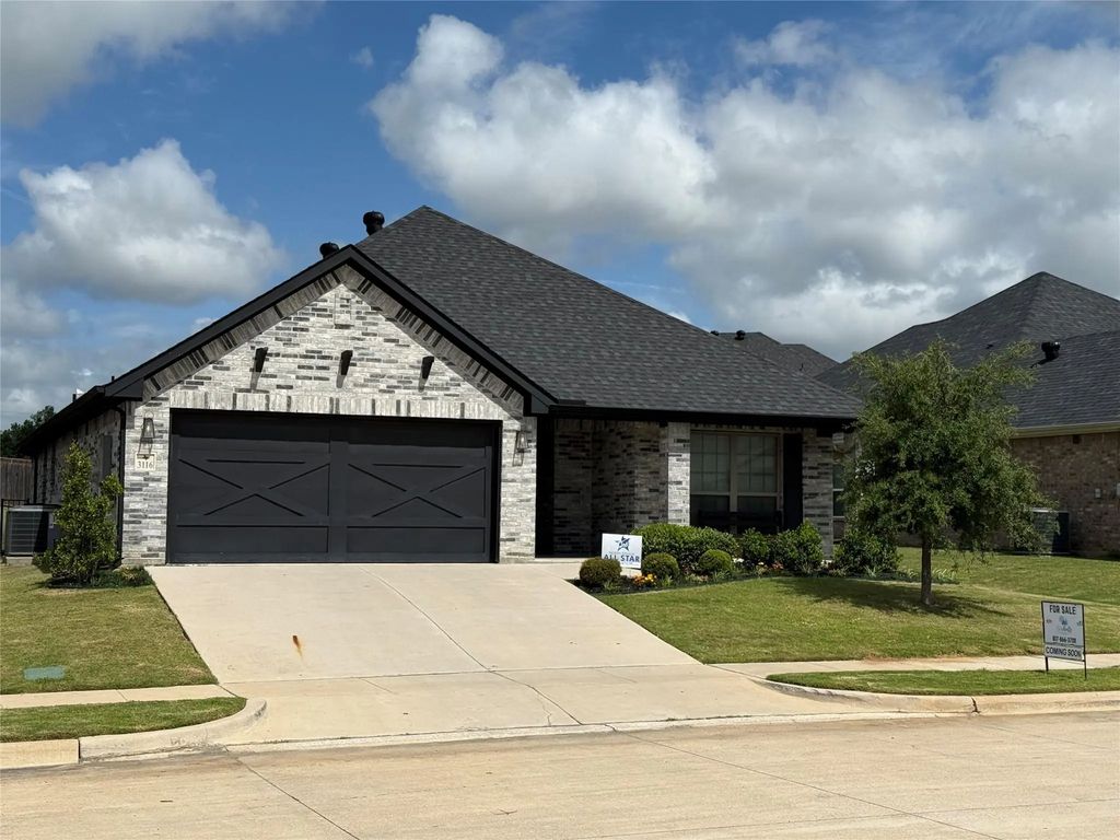 3116 Bent Trail Court, Burleson