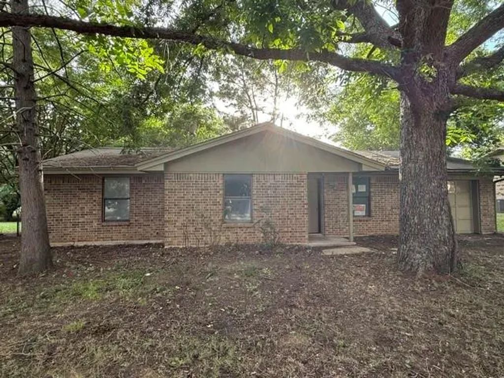 256 Lilac Lane, Azle