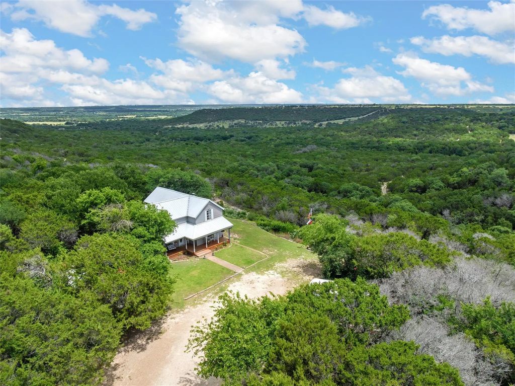 8395 State Highway 22, Meridian