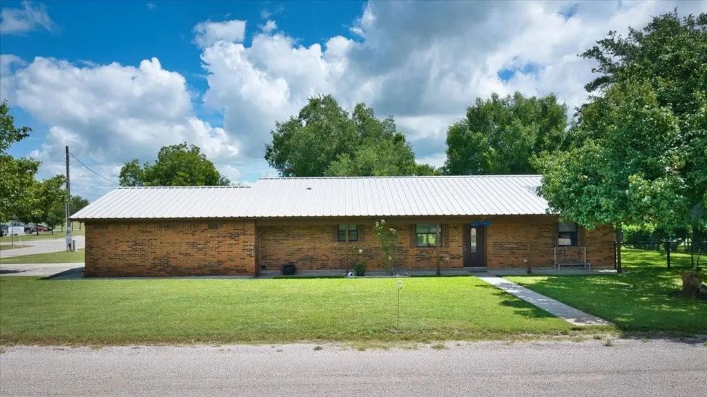 2308 Thornton Street, San Saba