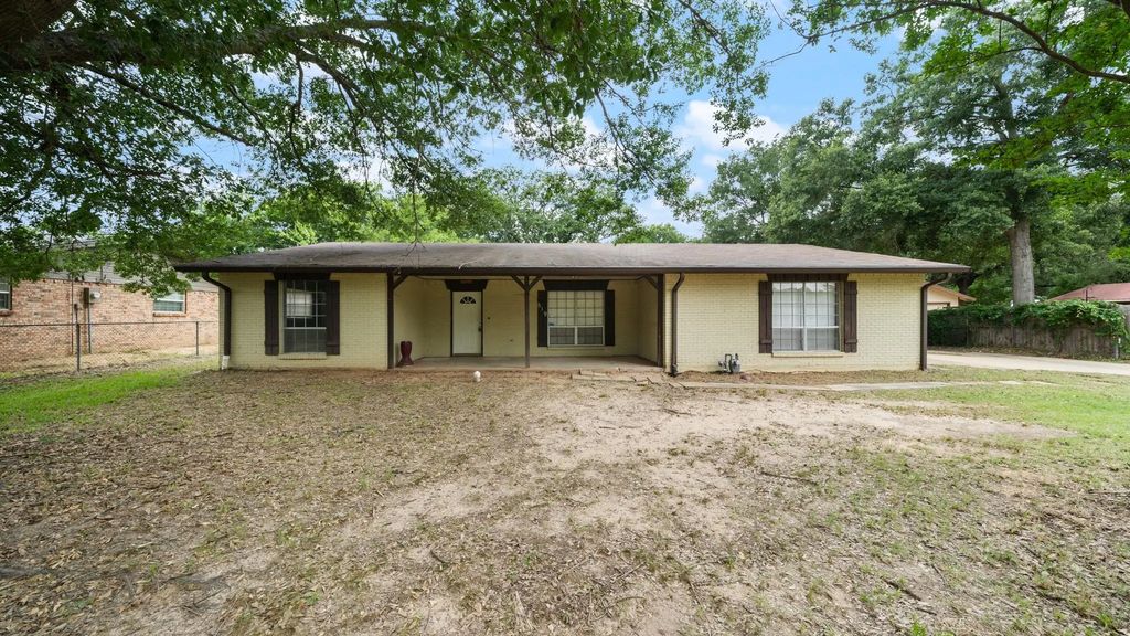 519 Malibu Drive, Malakoff
