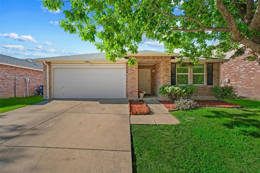 1725 Sierra Meadow Lane, Fort Worth