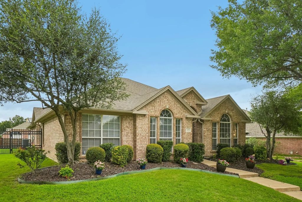 421 Durrand Oak Drive, Keller
