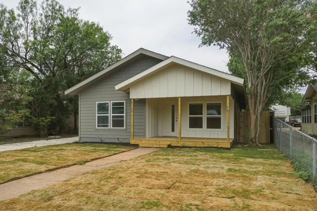 934 Palm Street, Abilene