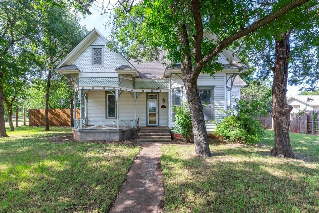 601 W 3rd Street, Baird