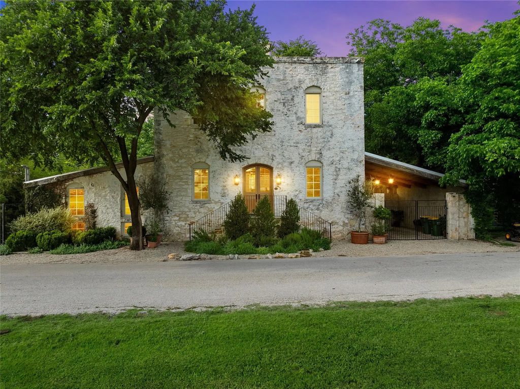 401 E Avenue A, Valley Mills