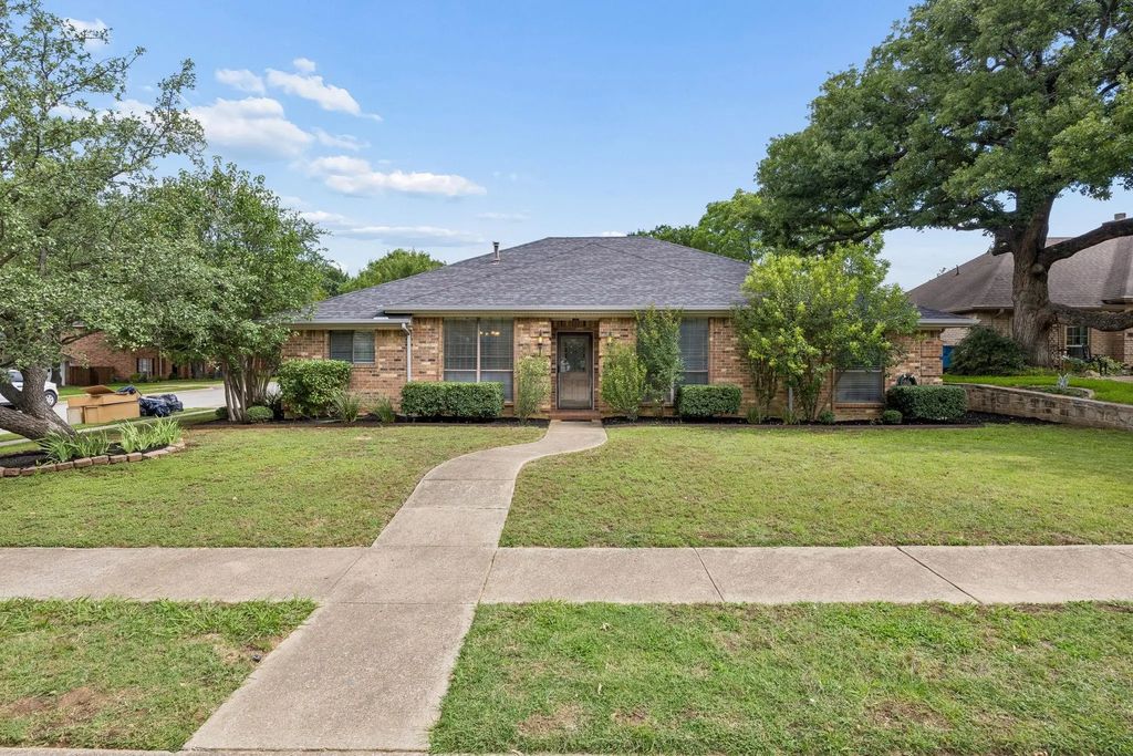 2128 N Aspenwood Drive, Grapevine