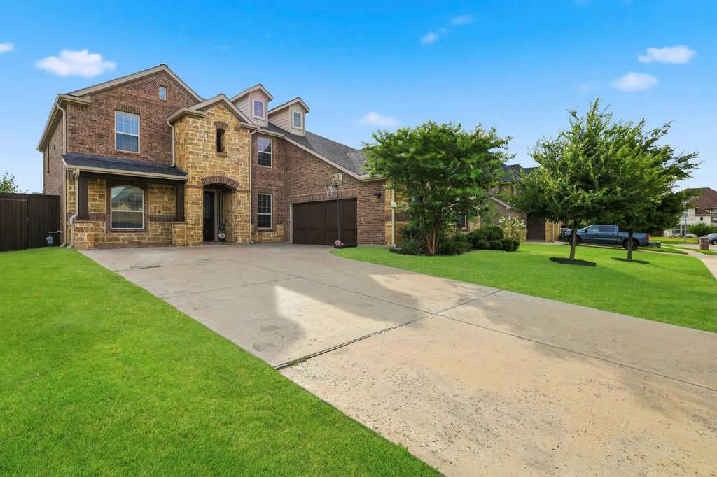 3301 Stone Canyon Drive, Mansfield