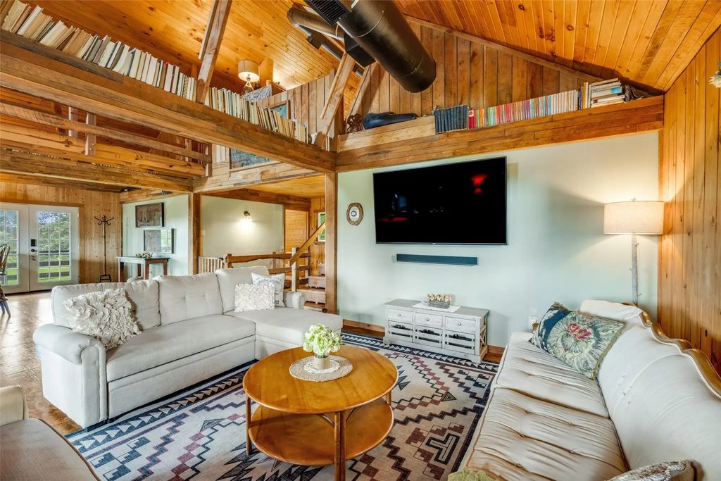 757 Private Road 192, Denison