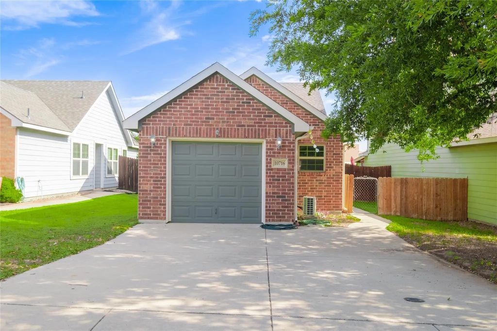 10716 Edgewest Terrace, Fort Worth