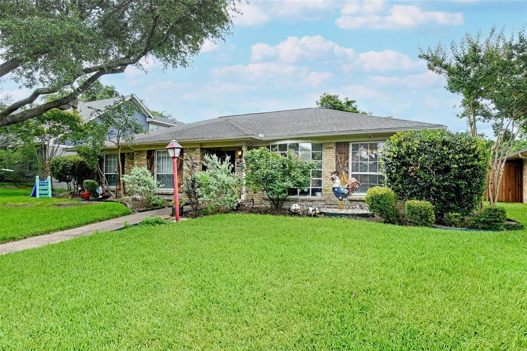 7272 Alto Caro Drive, Dallas