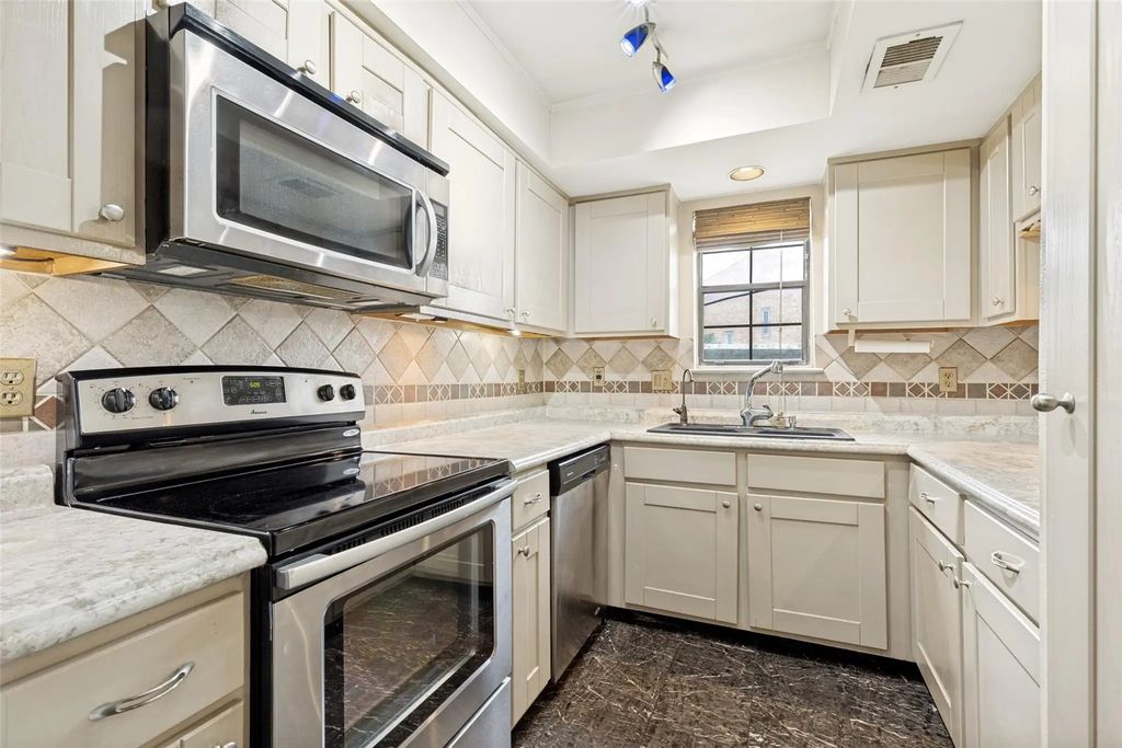 3635 Garden Brook Drive 14100, Farmers Branch