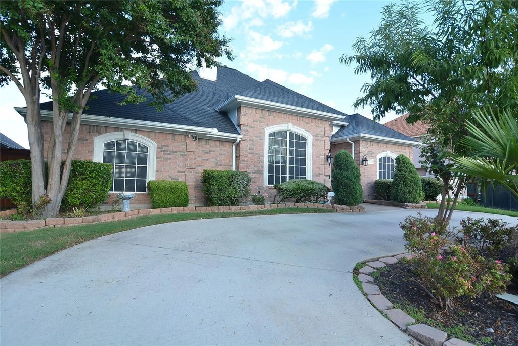 1003 Sunningdale, Richardson