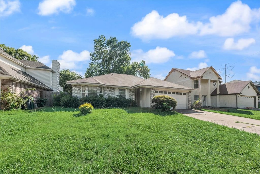 6010 Maple Leaf Drive, Arlington