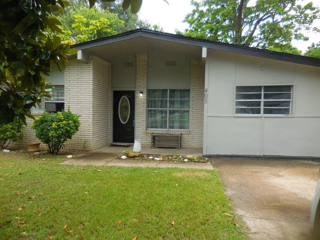 405 N Second Street, Quinlan