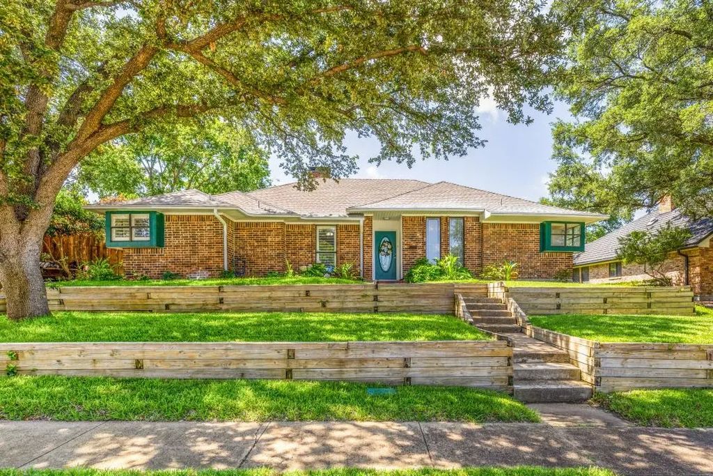 1207 Magnolia Drive, Carrollton
