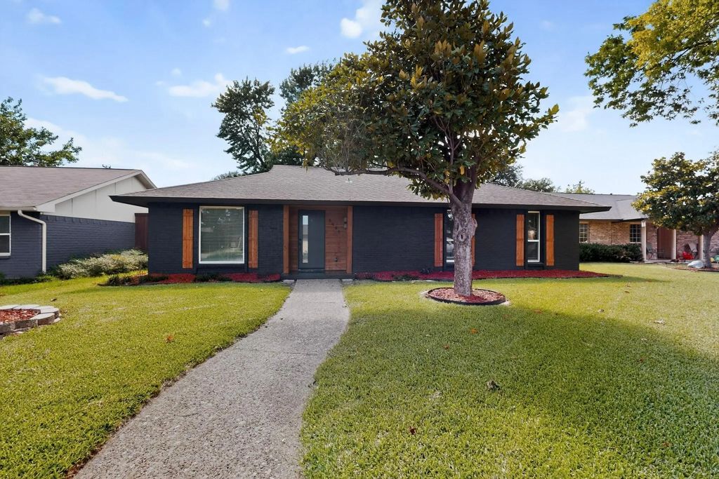 3045 Lockmoor Lane, Dallas
