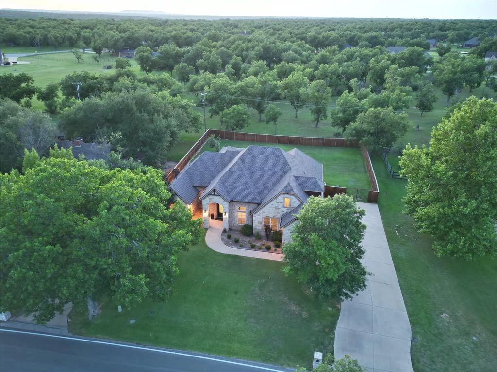 9709 Bellechase Road, Granbury