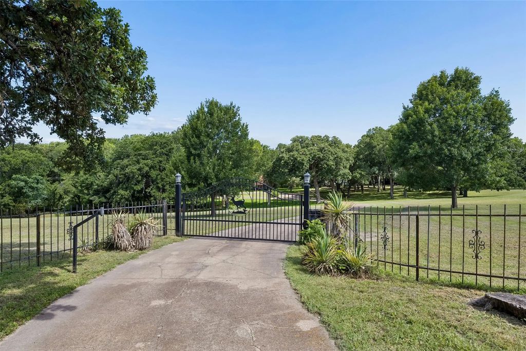 510 W Malloy Bridge Road, Seagoville