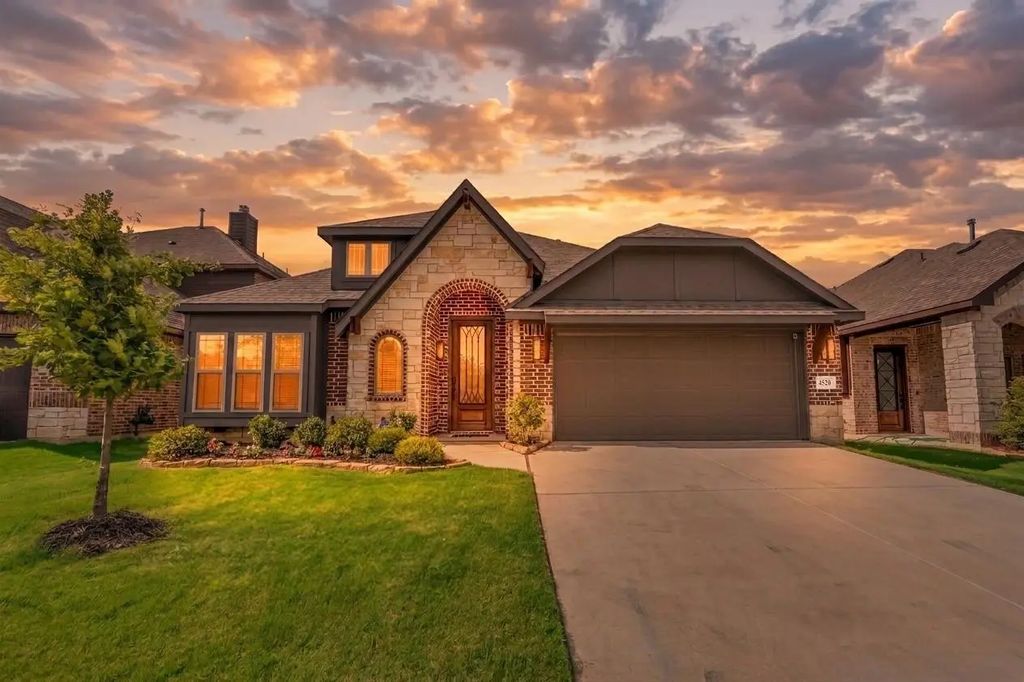 4520 Mill Falls Drive, Fort Worth