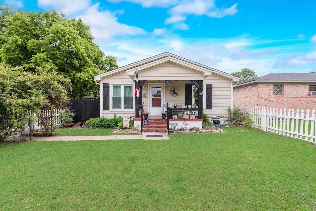 405 Pecan Street, Forreston